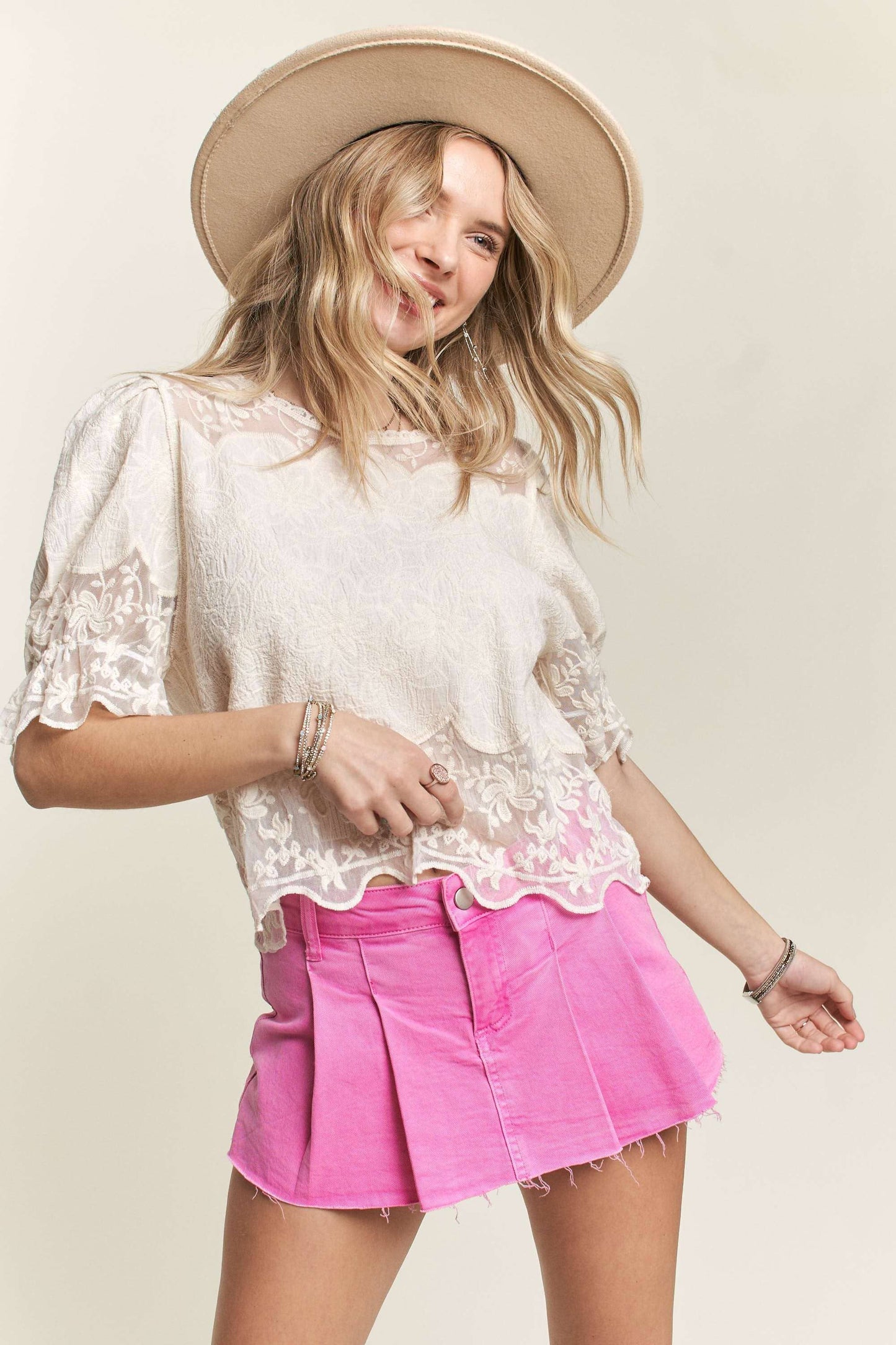 PUFF SLEEVE EMBROIDERED BLOUSE