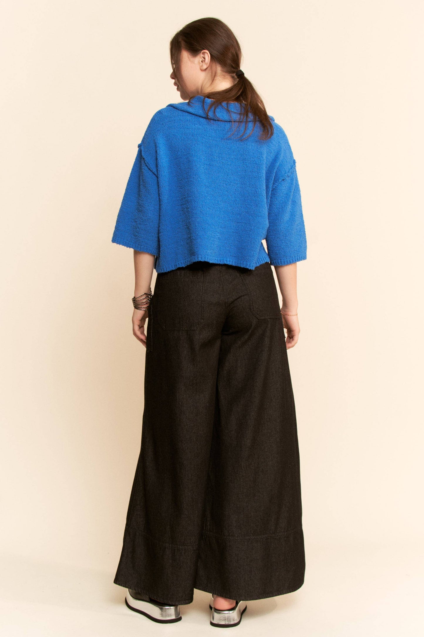Nora v neck sweater top
