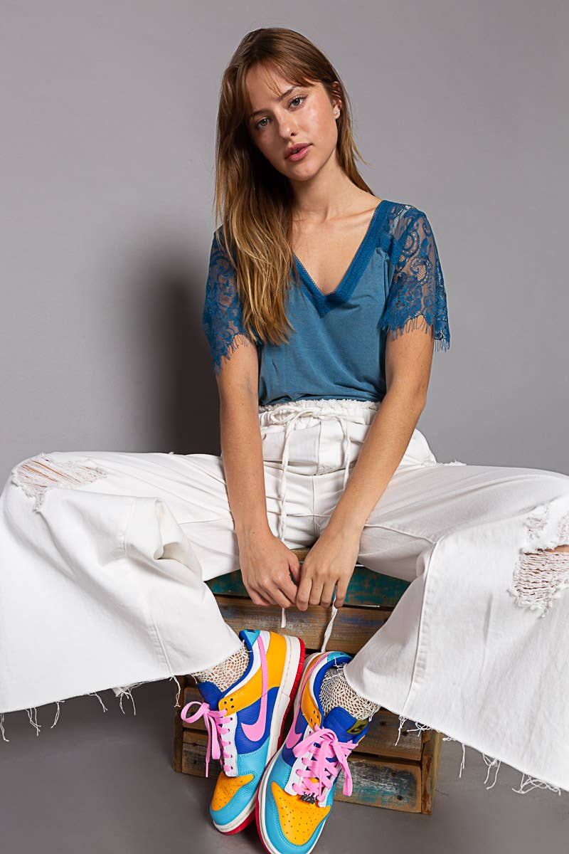 POL 1/2 lace sleeve v-neck tee
