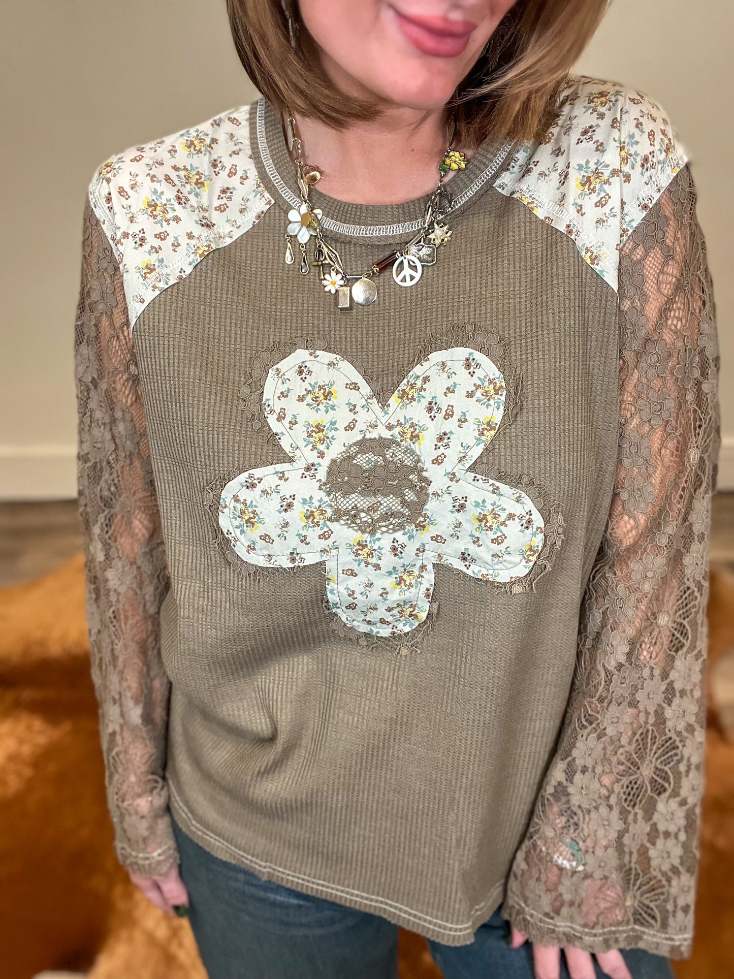 POL Zoey Lace sleeve patchwork Floral top