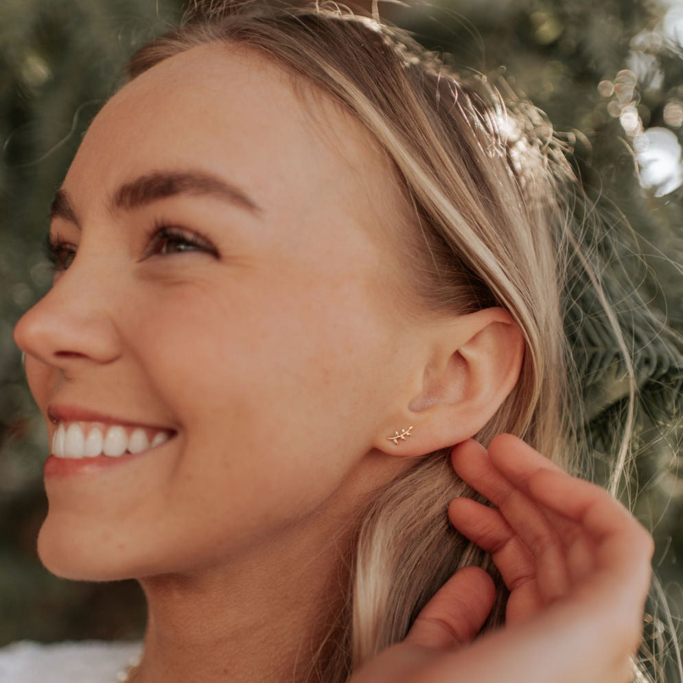 ONLINE EXCLUSIVE - Gold leaf studs