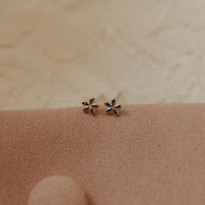 ONLINE EXCLUSIVE Blossom Mini Studs