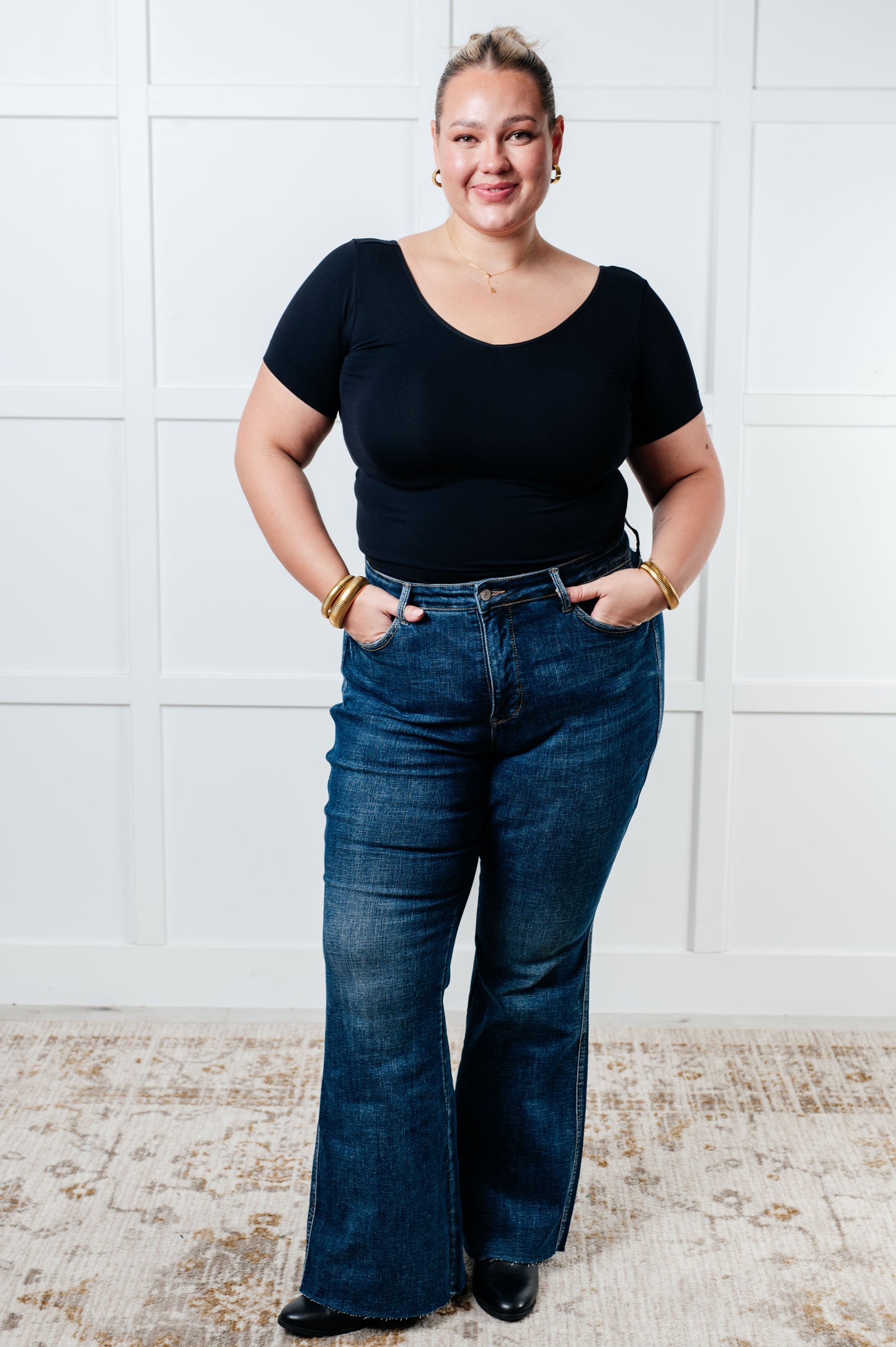 ONLINE EXCLUSIVE JUDY BLUE Edna High Rise Control Top Shield Pocket Flare Jeans