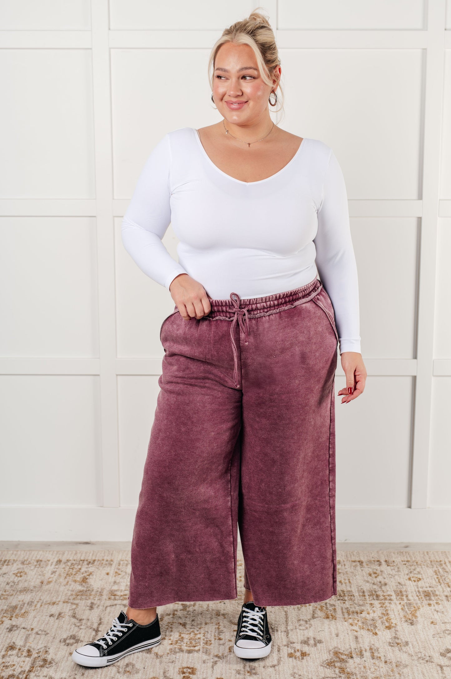 ONLINE EXCLUSIVE In or Out Wide Leg Cropped Pants in Eggplant