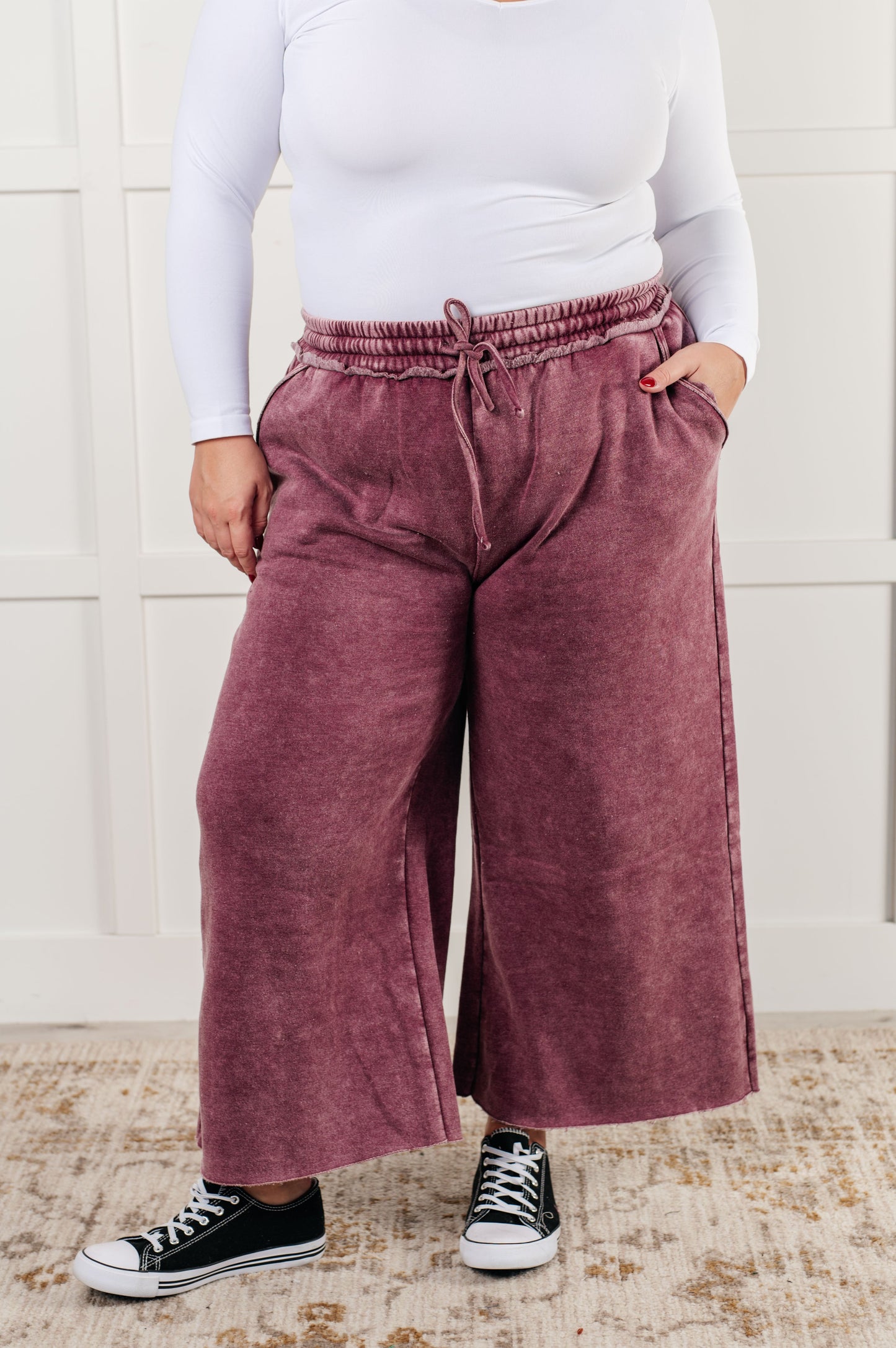 ONLINE EXCLUSIVE In or Out Wide Leg Cropped Pants in Eggplant