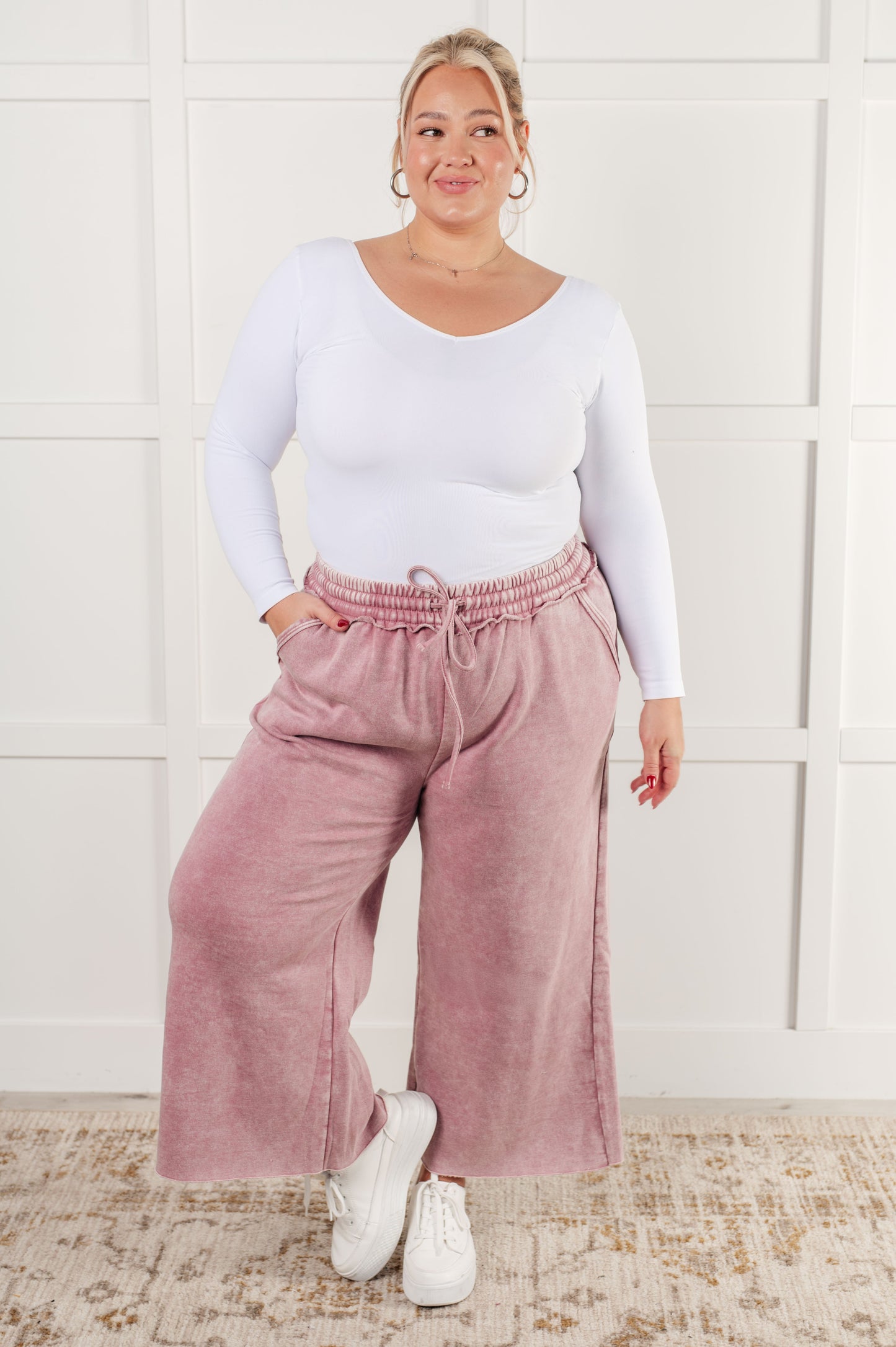 ONLINE EXCLUSIVE In or Out Wide Leg Cropped Pants in Light Rose