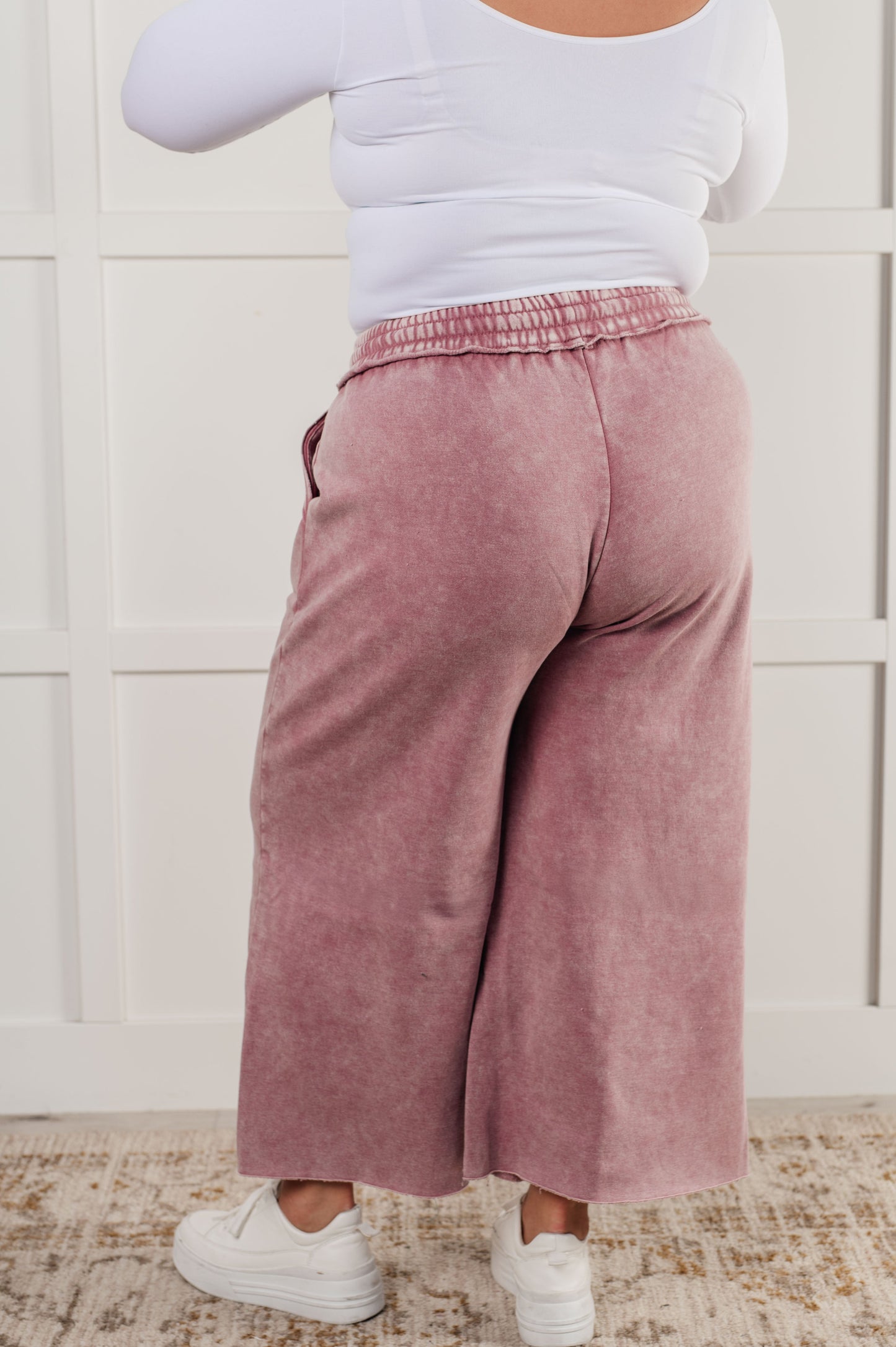 ONLINE EXCLUSIVE In or Out Wide Leg Cropped Pants in Light Rose