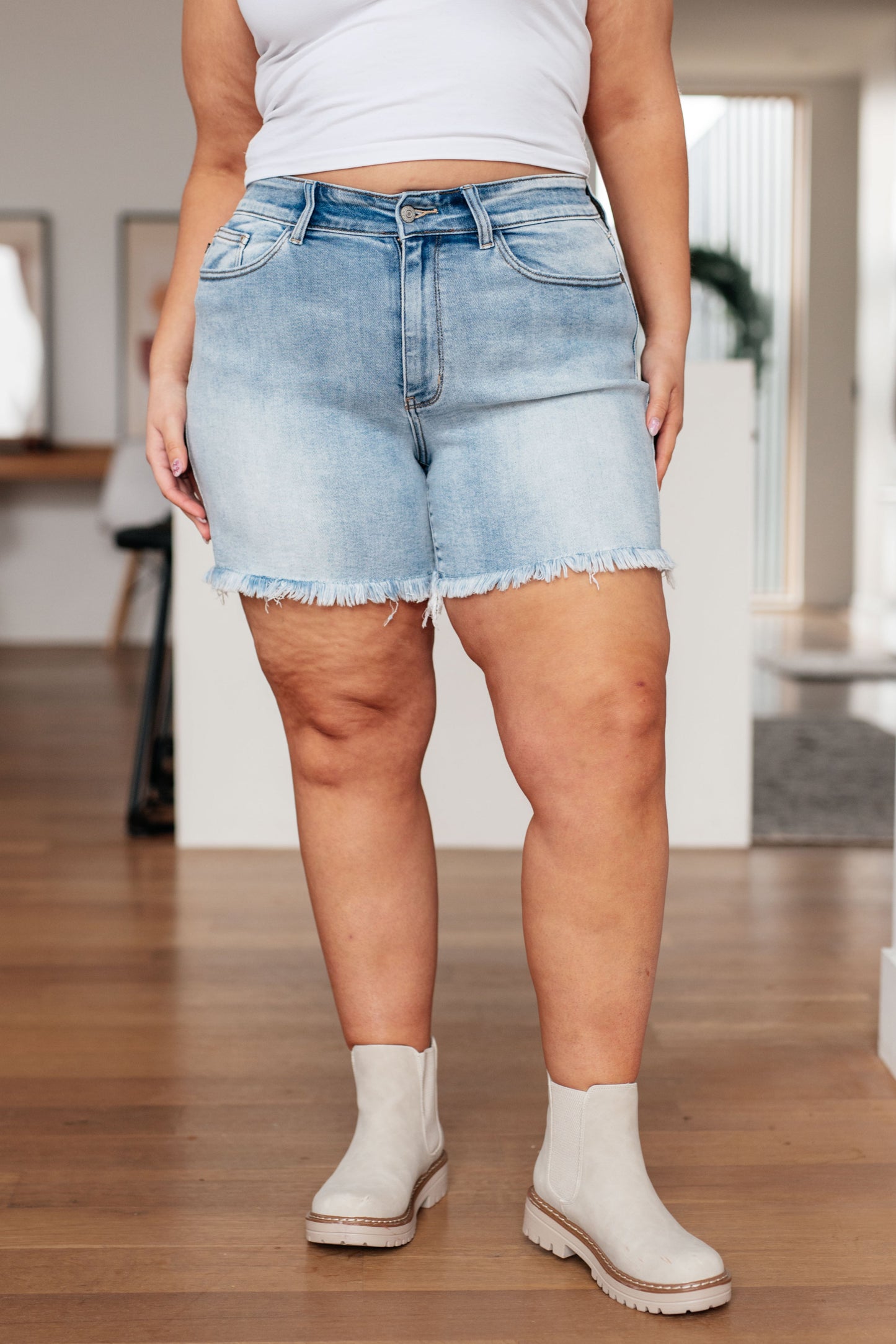 ONLINE EXCLUSIVE JUDY BLUE Jenny High Rise Cutoff Dad Shorts