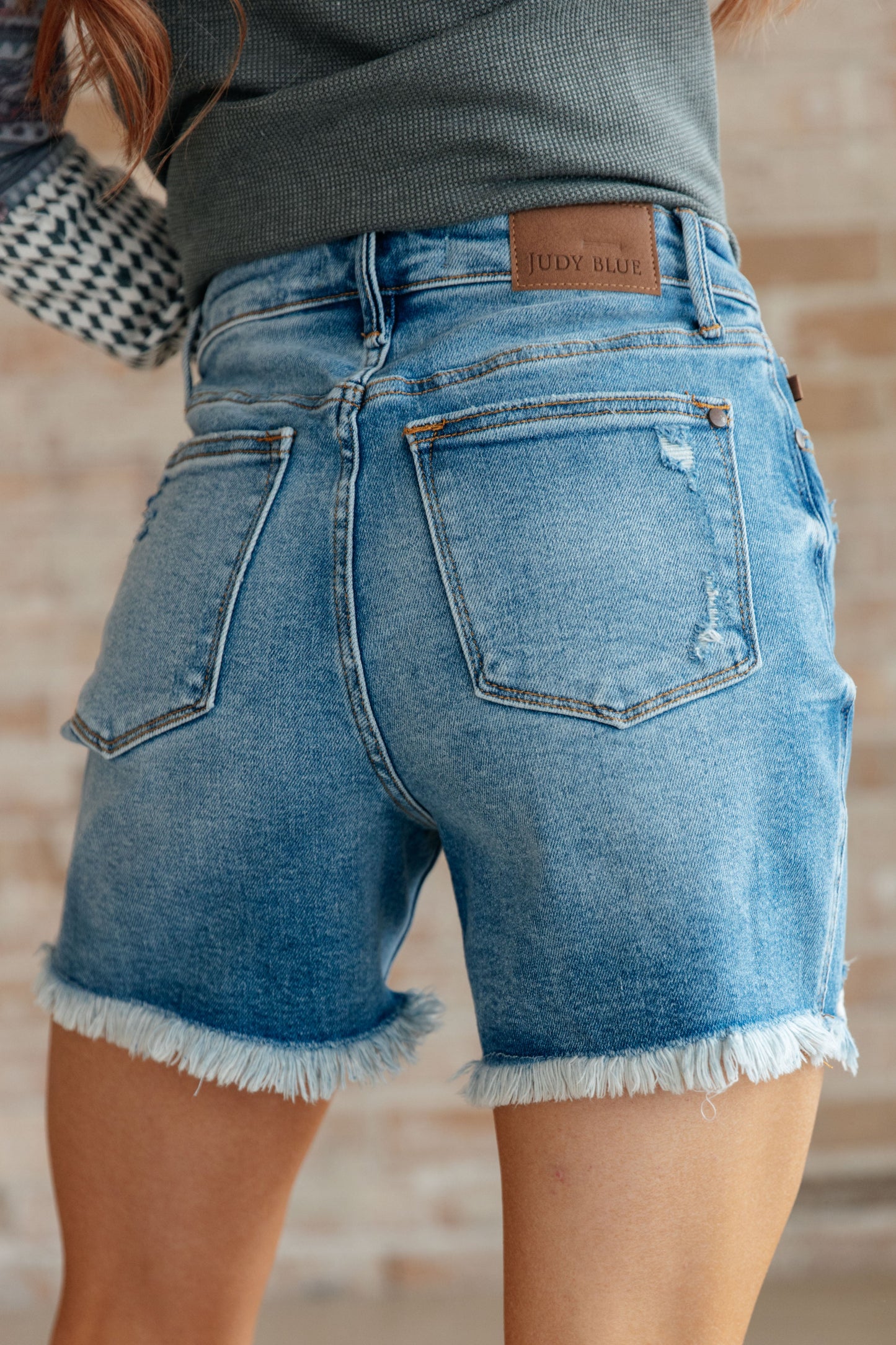 ONLINE EXCLUSIVE JUDY BLUE Kara High Rise Rigid Magic Button Fly Cutoff Shorts