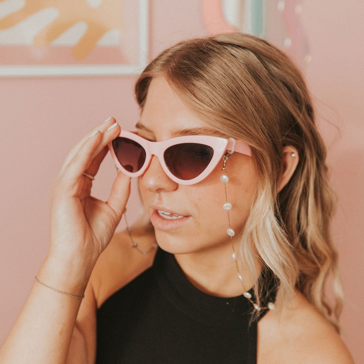 ONLINE EXCLUSIVE Pearl Sunglasses Chain