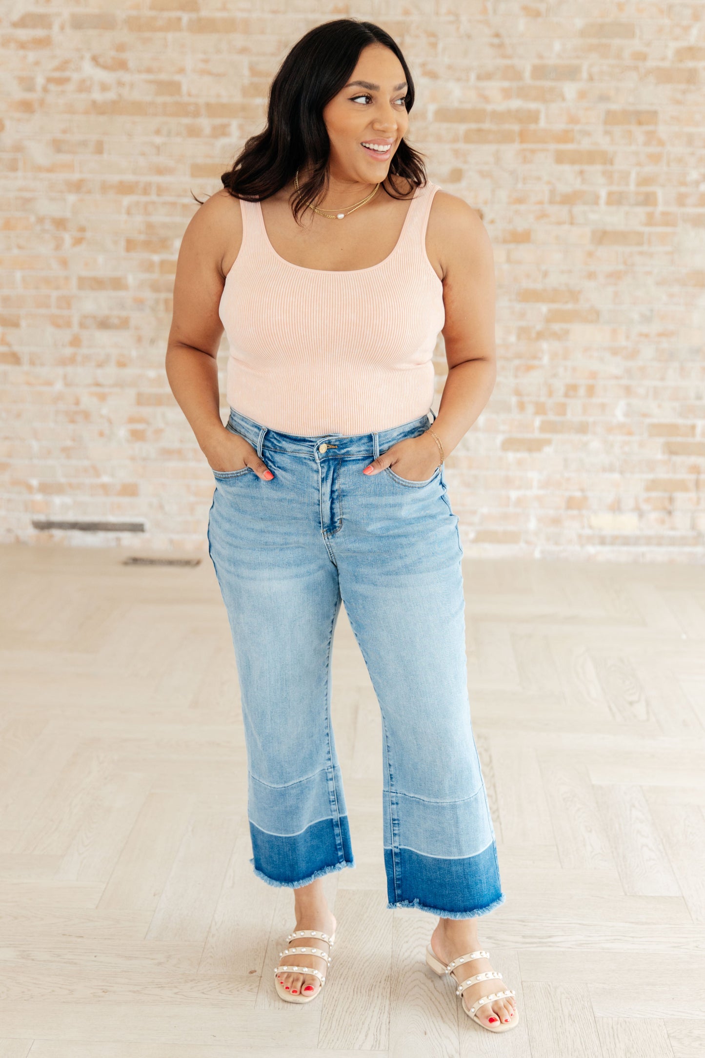 ONLINE EXCLUSIVE JUDY BLUE Olivia High Rise Wide Leg Crop Jeans in Medium Wash