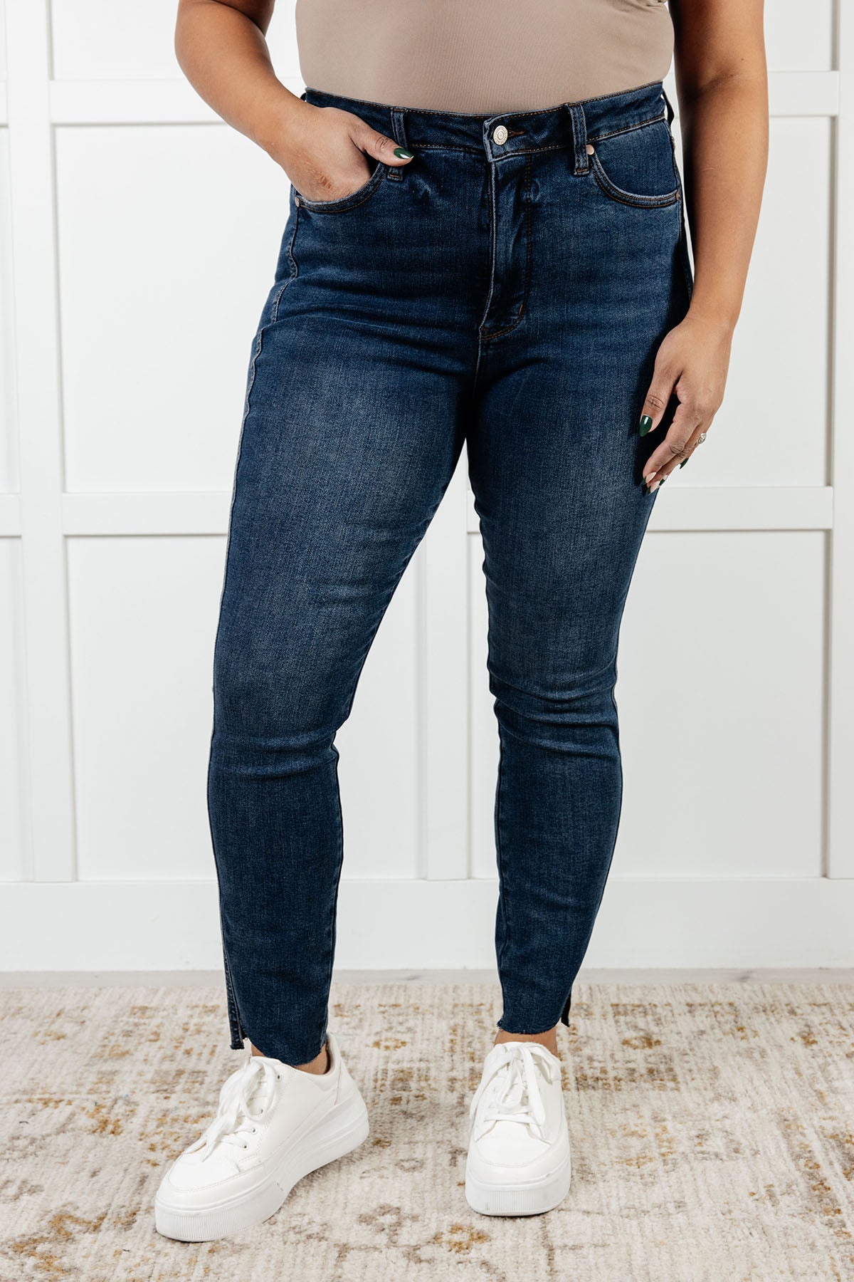 ONLINE EXCLUSIVE Judy blue Tessa High Rise Control Top Step Hem Skinny Jeans