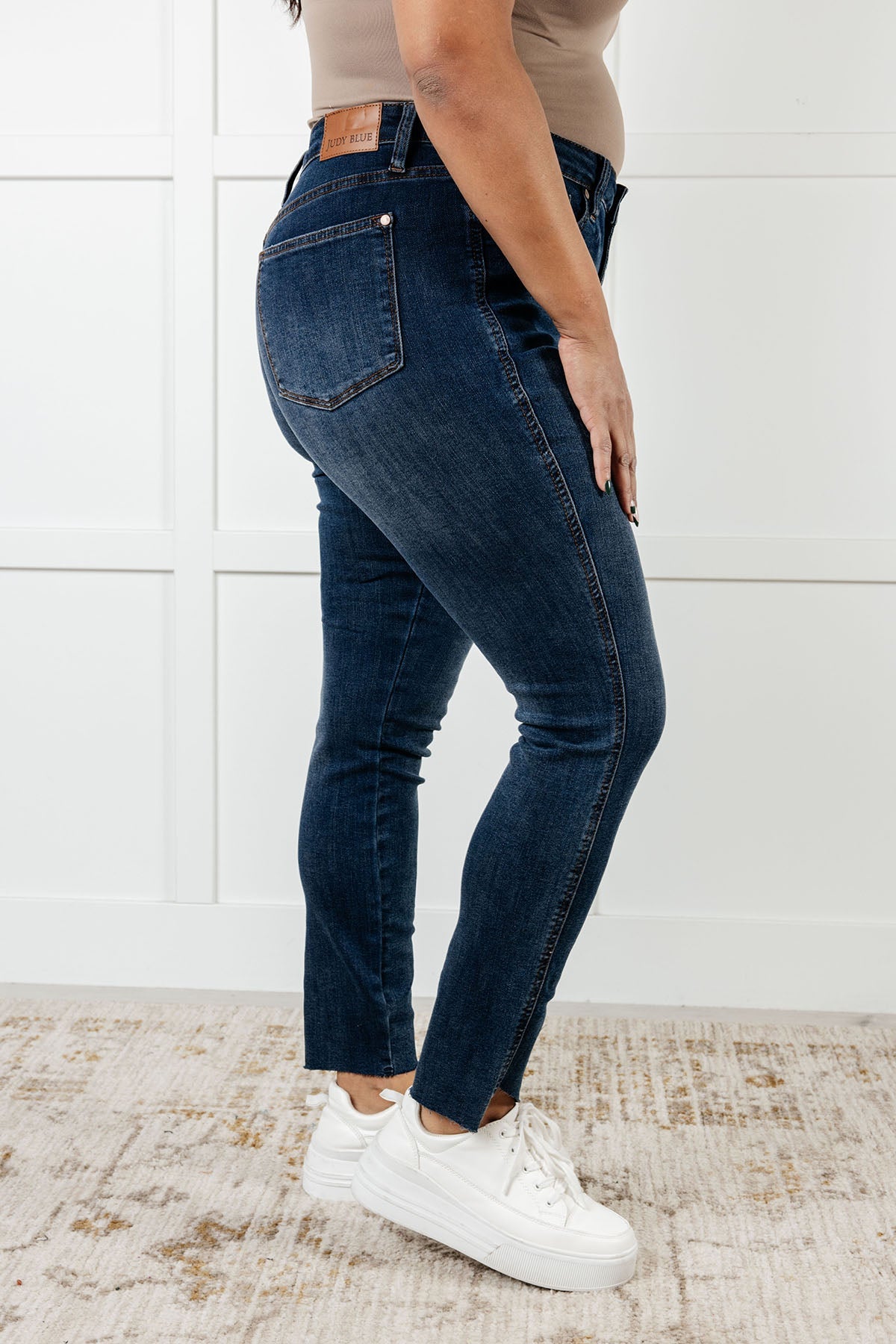 ONLINE EXCLUSIVE Judy blue Tessa High Rise Control Top Step Hem Skinny Jeans