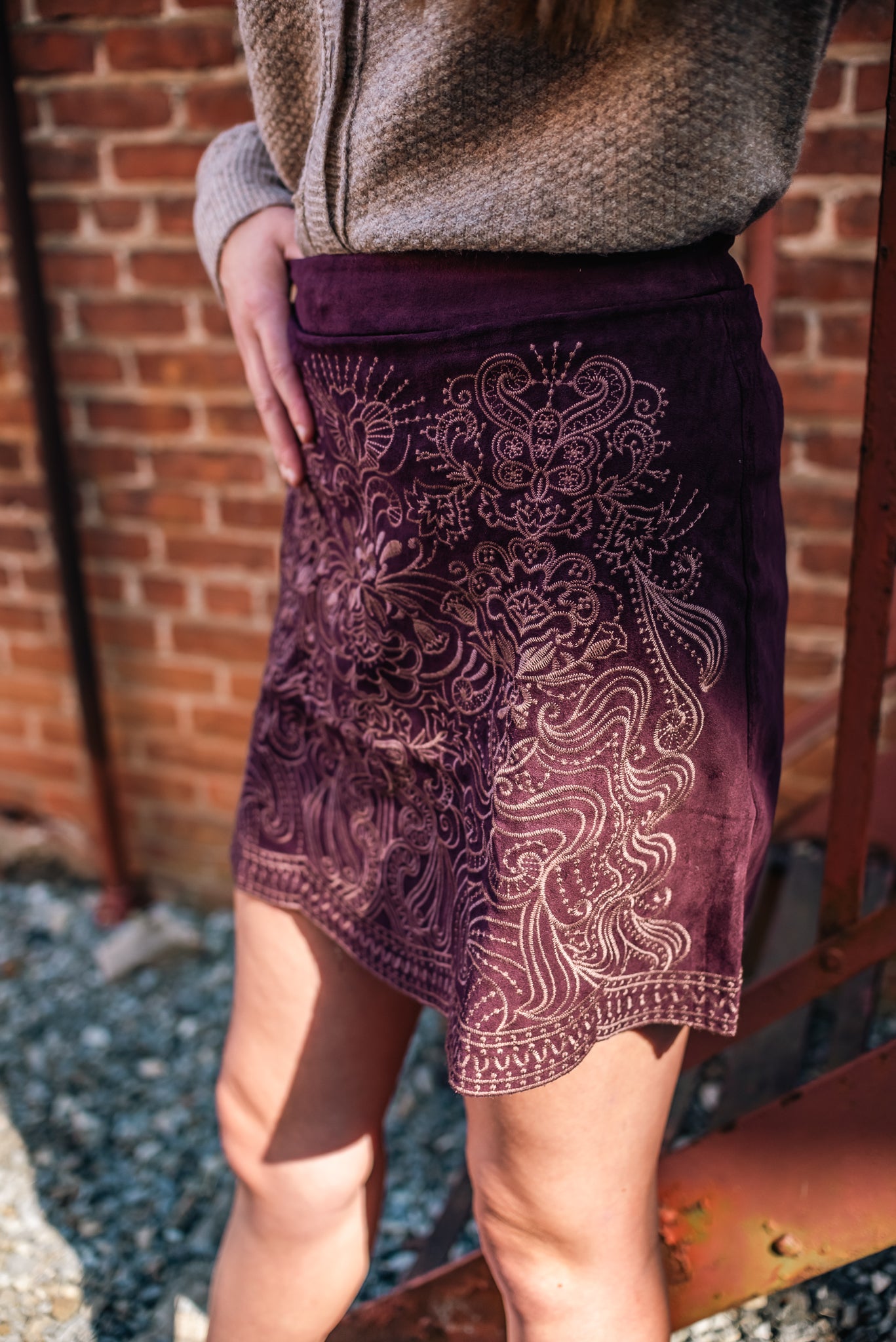 Easel suede embroidered skirt