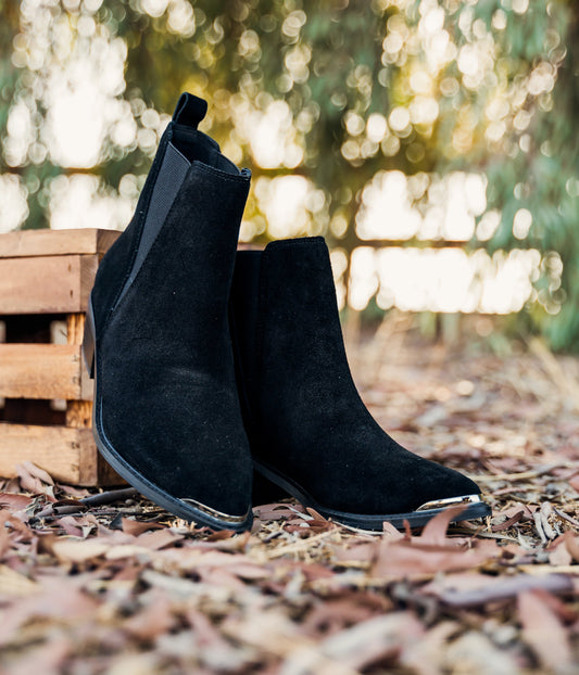 ONLINE EXCLUSIVE Wylie Suede Ankle Boot in Black