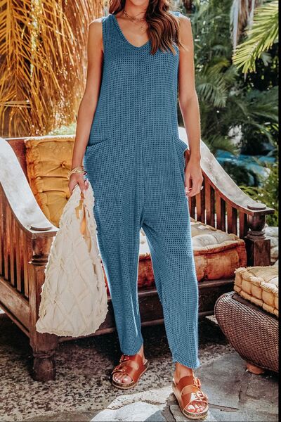 ONLINE EXCLUSIVE Sleeveless Straight Jumpsuit