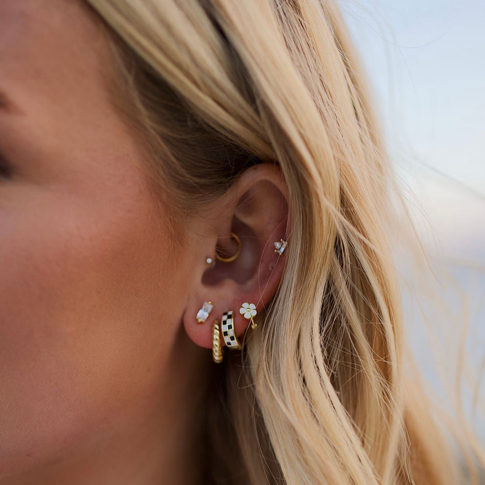 ONLINE EXCLUSIVE - Black & white checkered hoops