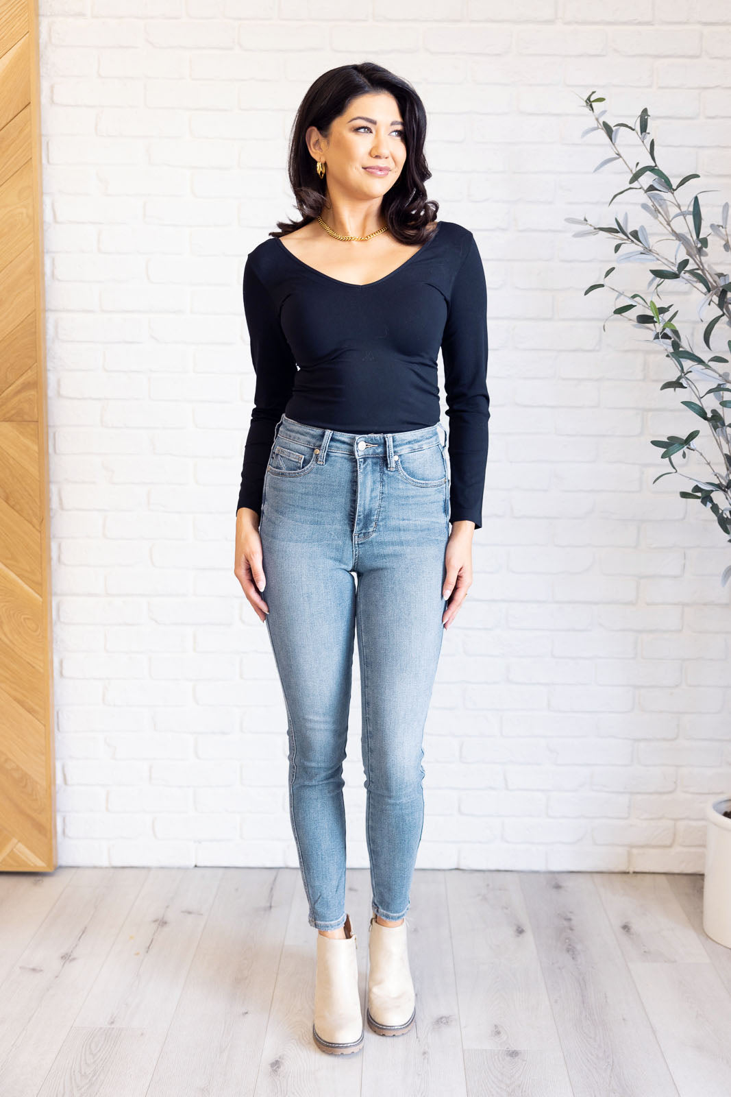 ONLINE EXCLUSIVE JUDY BLUE Justine High Rise Control Top Contrast Wash Skinny Jeans