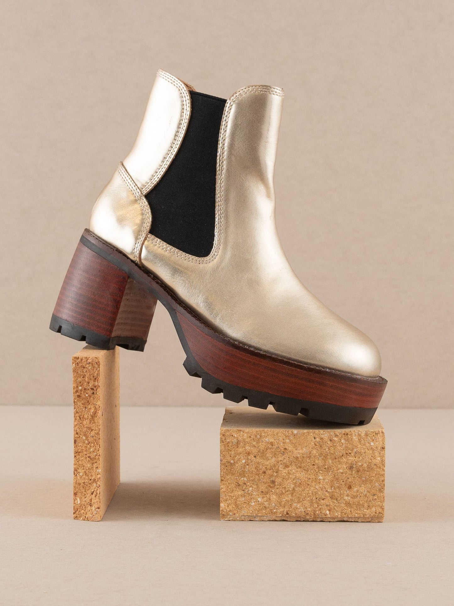 Oasis Society Dorothy Gold | Platform Chelsea Boots