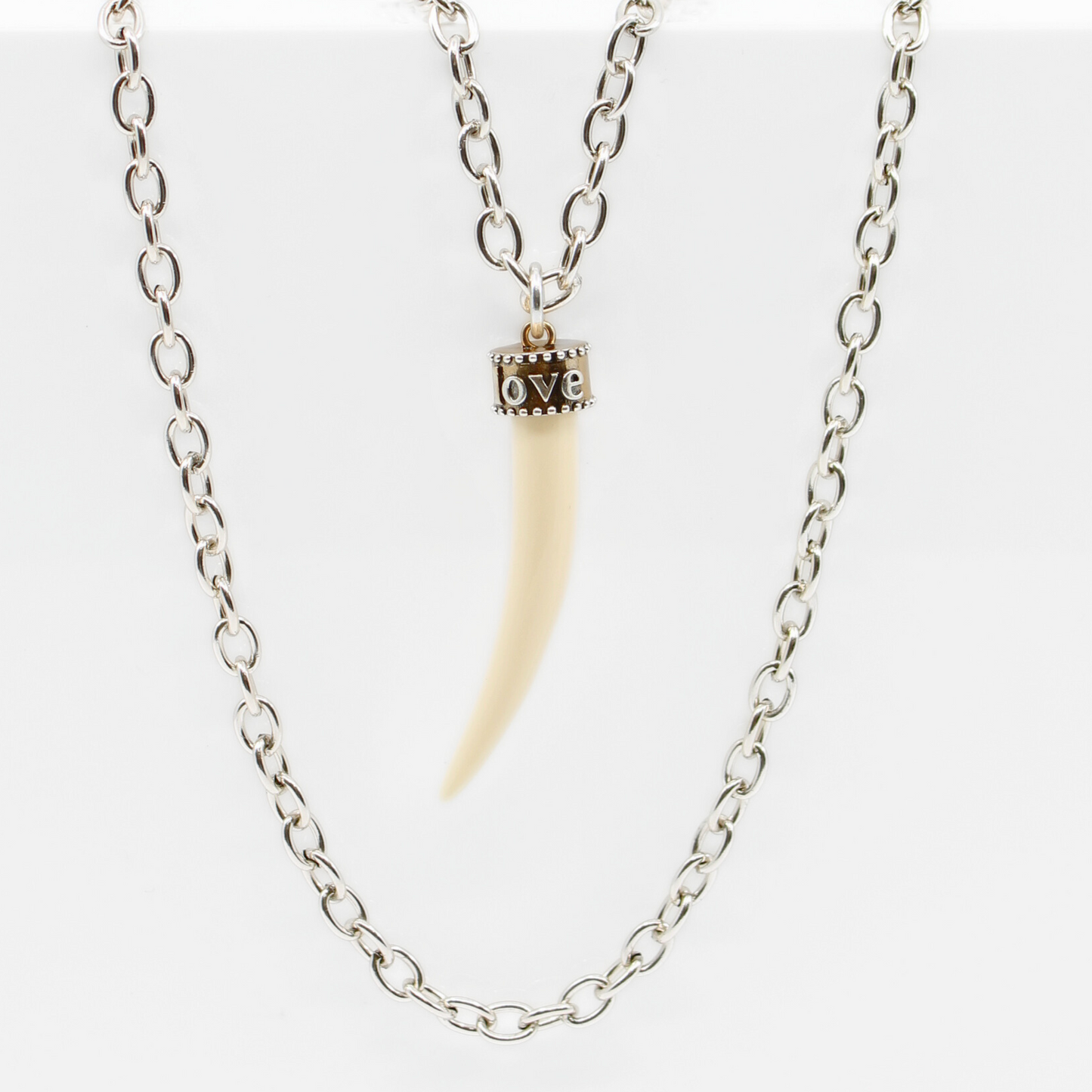 ONLINE EXCLUSIVE - Love tusk essential necklace