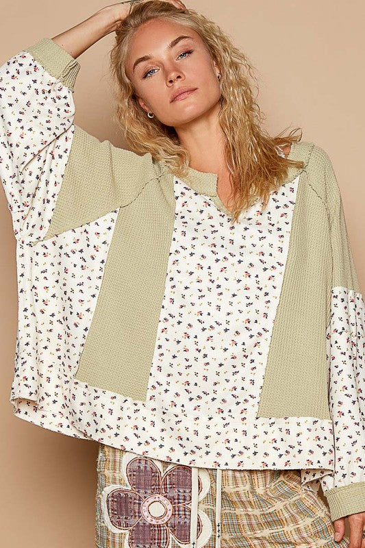 ONLINE EXCLUSIVE POL Waffle Knit Floral Notched Long Sleeve Top