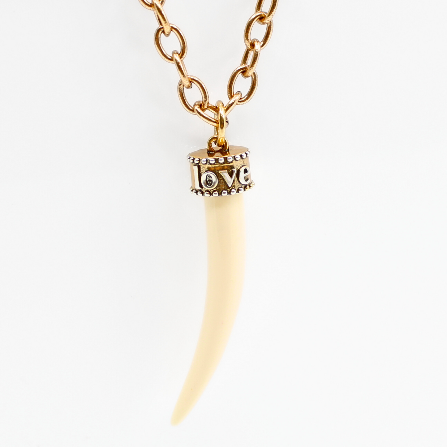 ONLINE EXCLUSIVE - Love tusk essential necklace