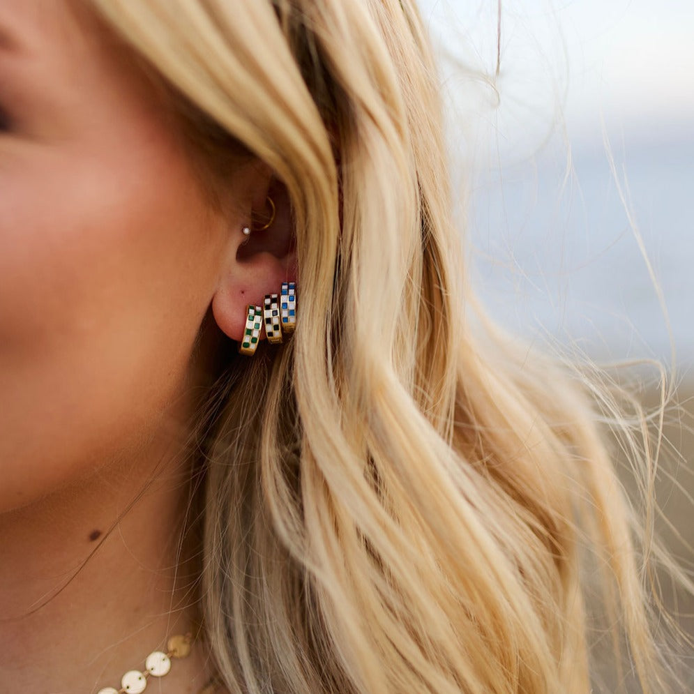 ONLINE EXCLUSIVE - Black & white checkered hoops