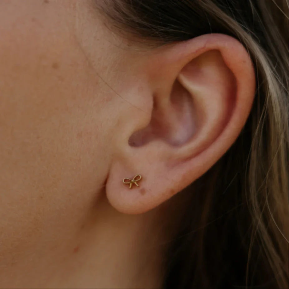 ONLINE EXCLUSIVE Bow Flat Back Studs