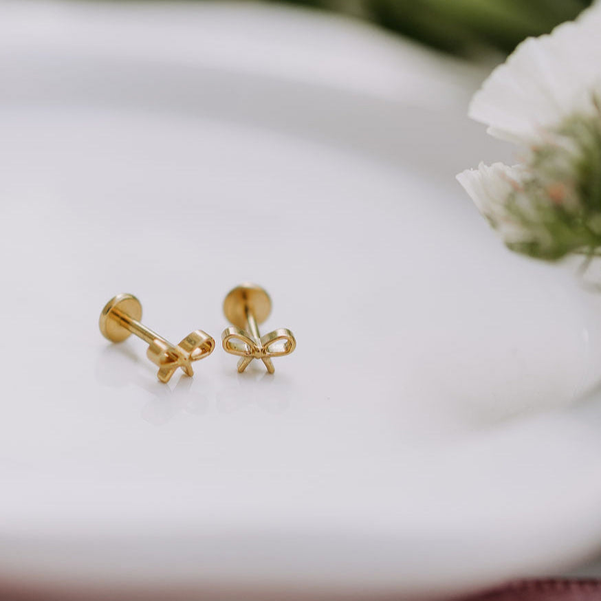 ONLINE EXCLUSIVE Bow Flat Back Studs