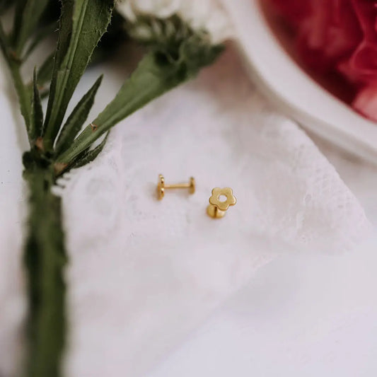 ONLINE EXCLUSIVE - Flower flat back studs