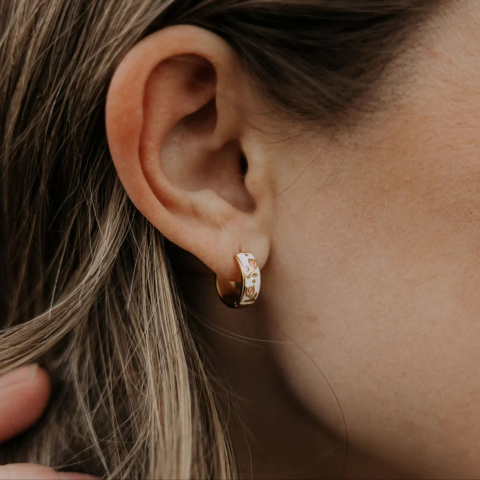 ONLINE EXCLUSIVE - Tea cup hoops