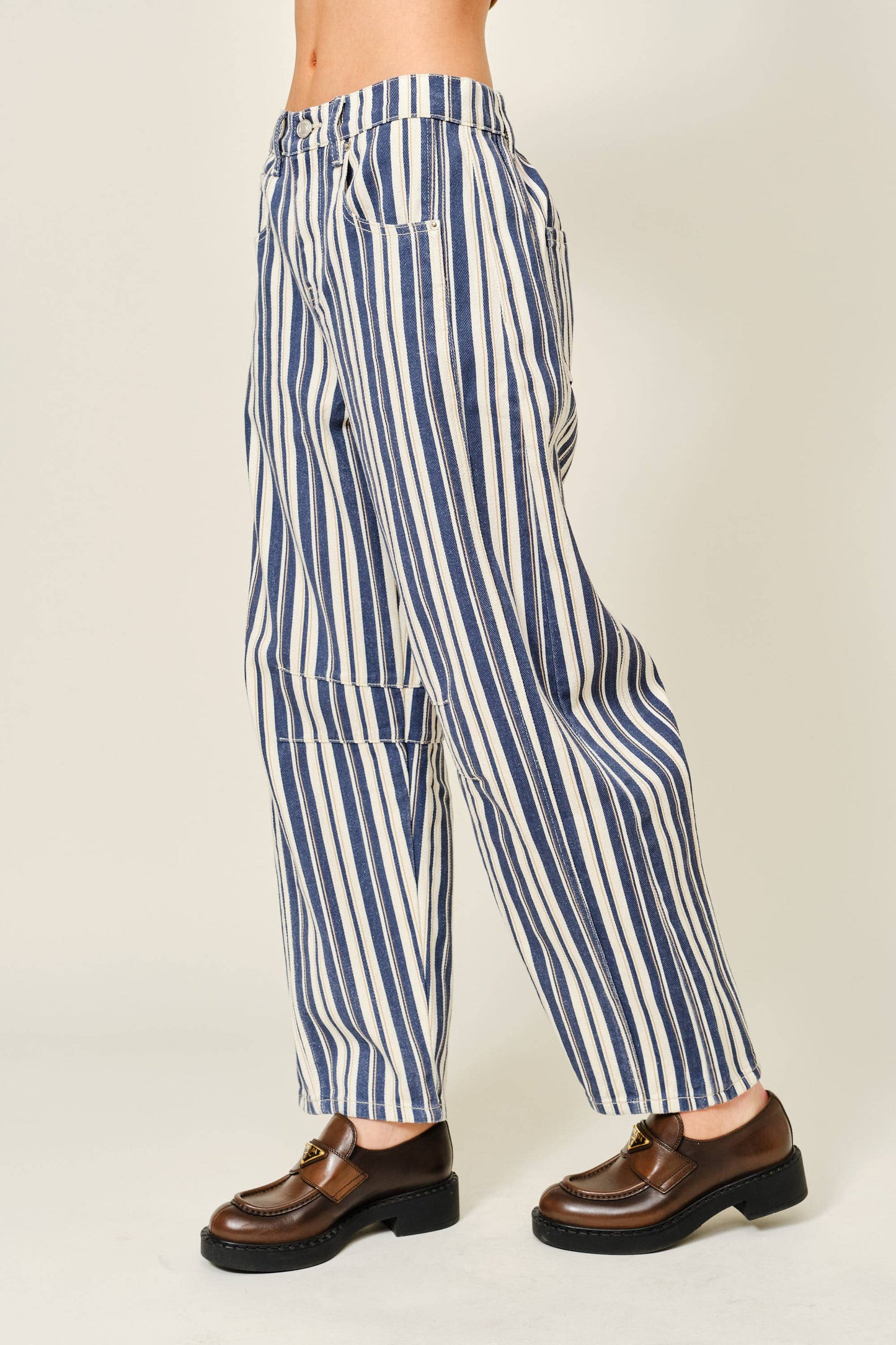 Sandy striped barrel jeans