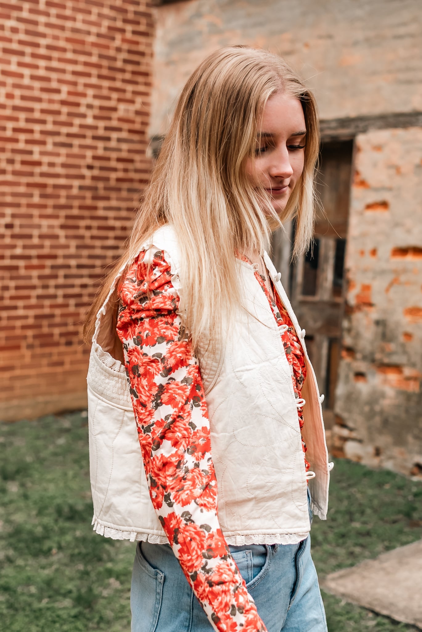 LOVELY COTTON QUILTED RUFFLE VEST