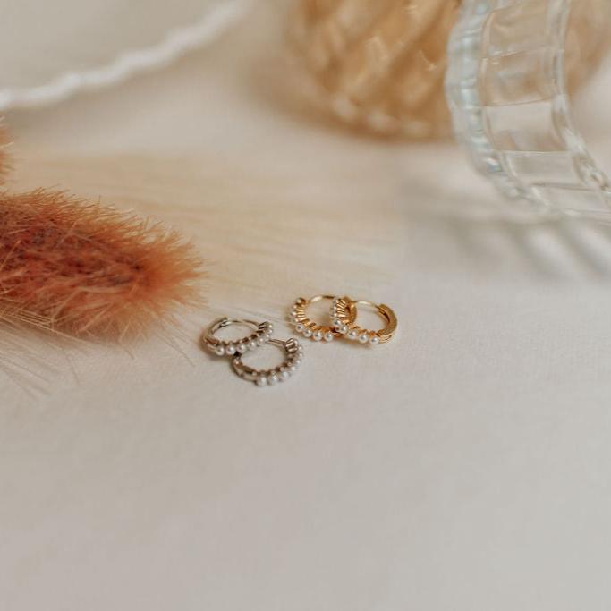 ONLINE EXCLUSIVE - Grace pearl hoops