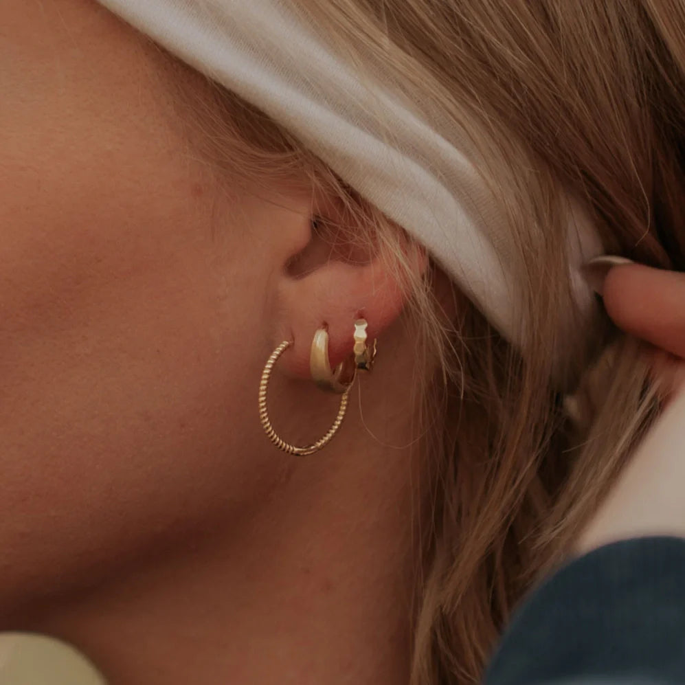 ONLINE EXCLUSIVE Tessa Hoops