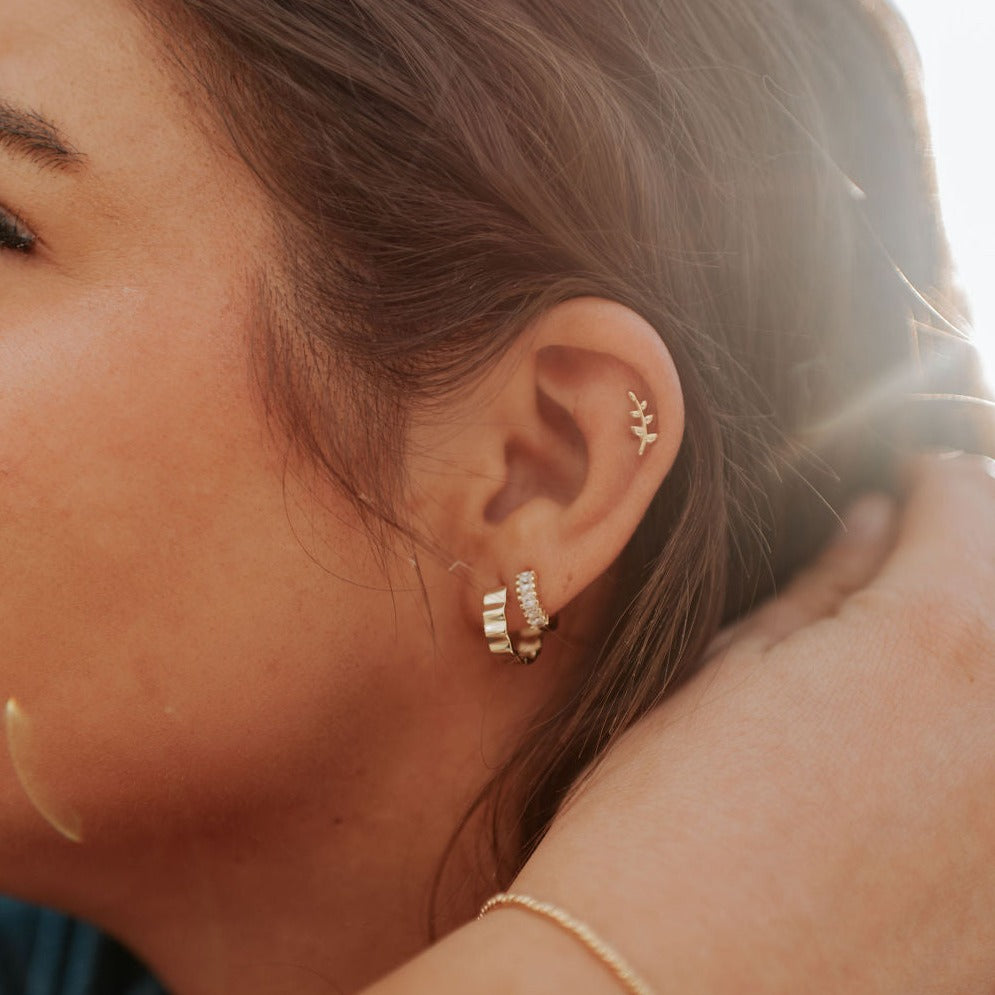ONLINE EXCLUSIVE - Golden glow hoops