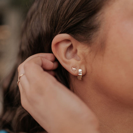 ONLINE EXCLUSIVE - Dragonfly studs