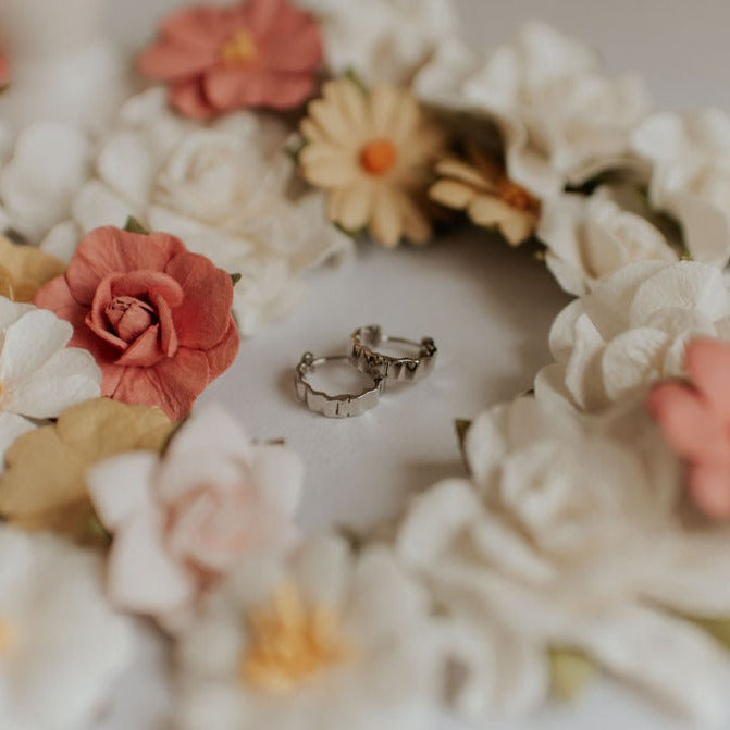 ONLINE EXCLUSIVE - Golden glow hoops