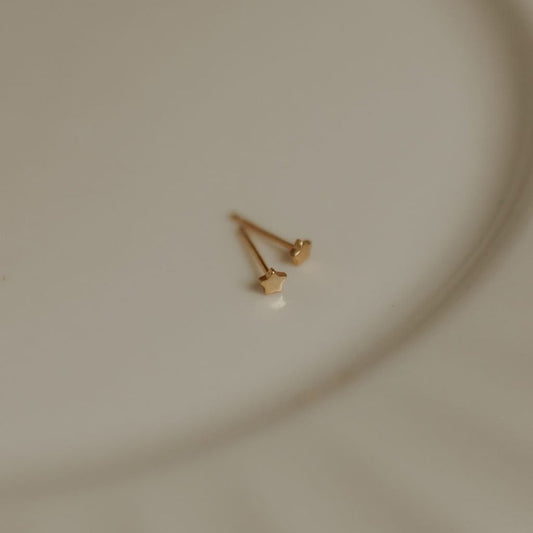 ONLINE EXCLUSIVE - Mini star studs