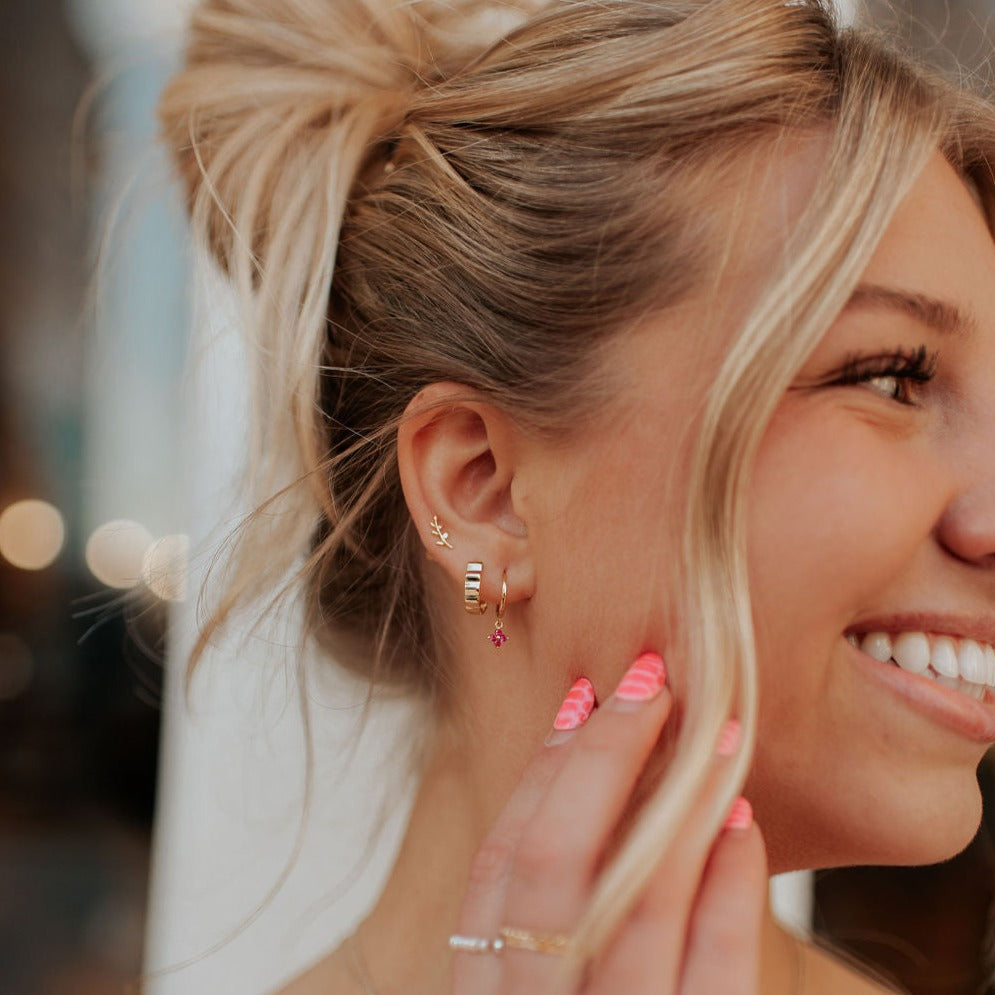 ONLINE EXCLUSIVE - Golden glow hoops