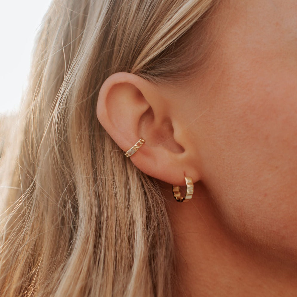 ONLINE EXCLUSIVE - Golden glow hoops
