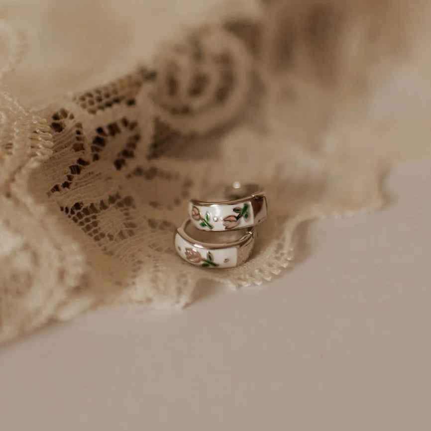ONLINE EXCLUSIVE - Tea cup hoops