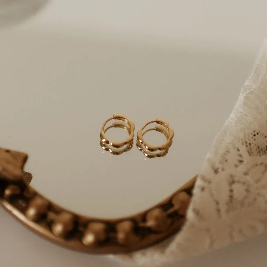 ONLINE EXCLUSIVE - Lola floral hoops