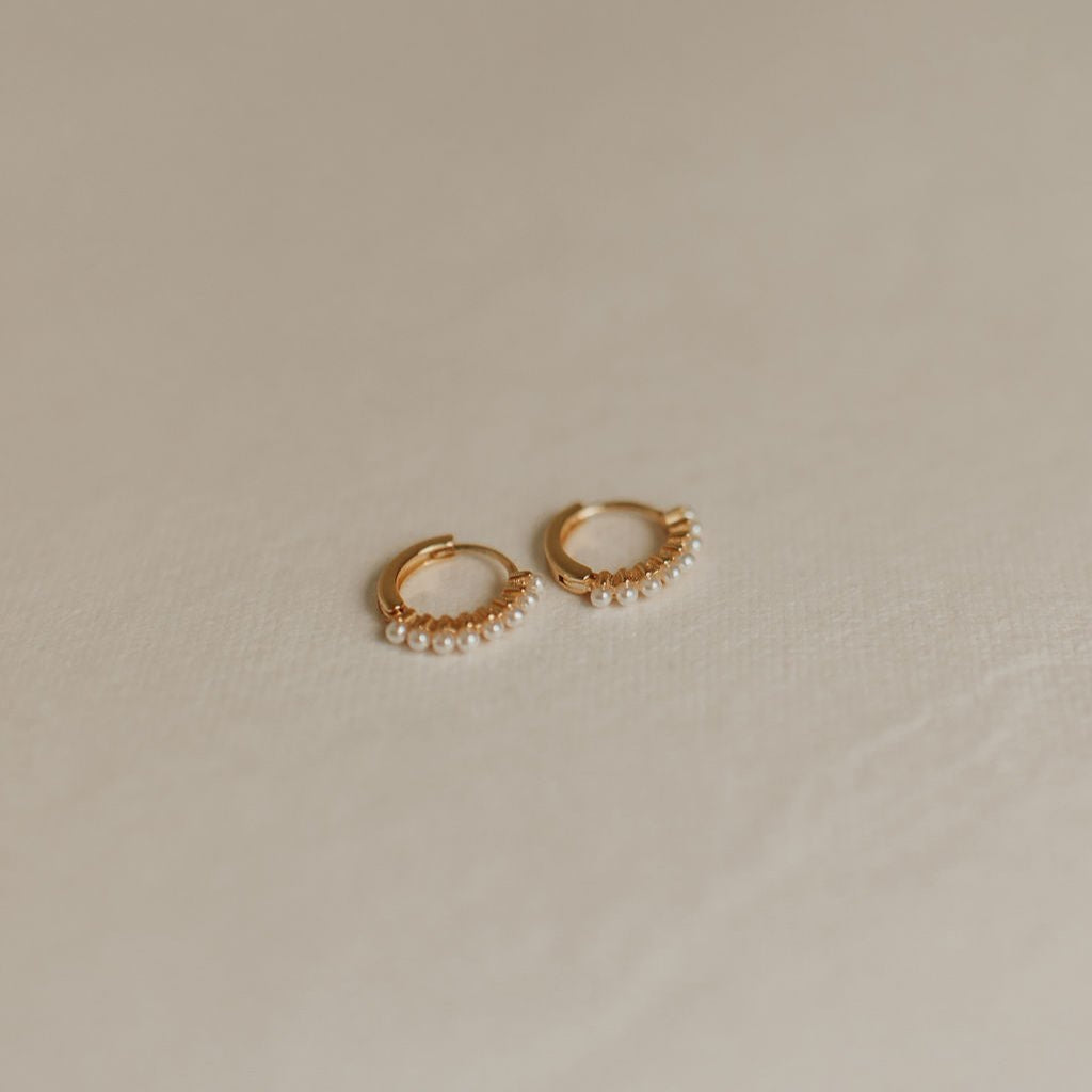 ONLINE EXCLUSIVE - Grace pearl hoops