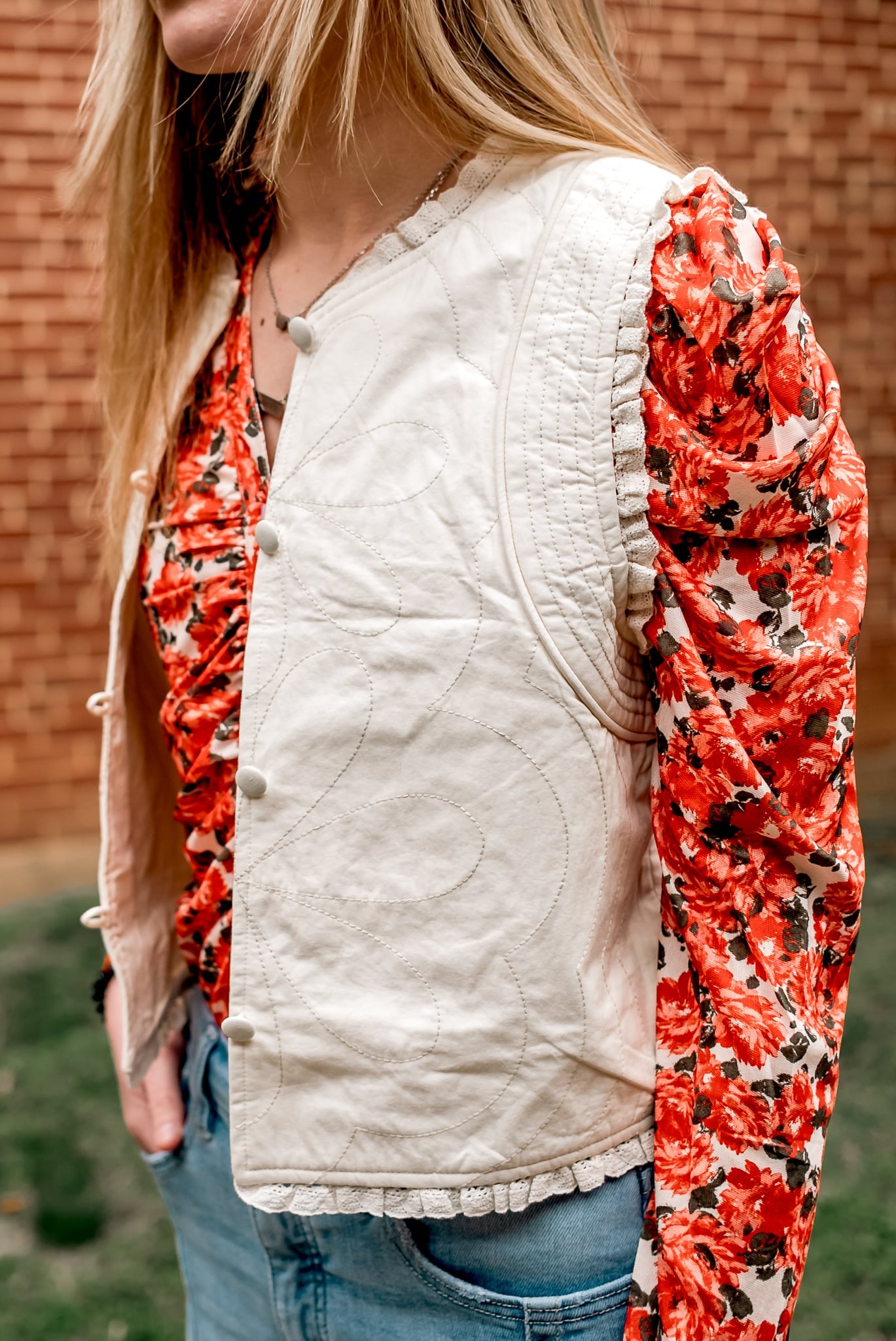 LOVELY COTTON QUILTED RUFFLE VEST
