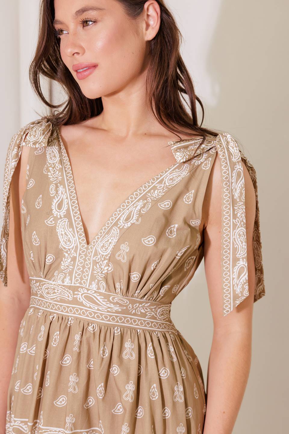 ONLINE EXCLUSIVE - Elegant chic woven maxi dress