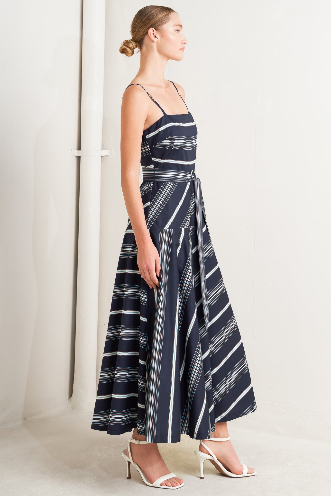 ONLINE EXCLUSIVE - Sweet escape midi dress