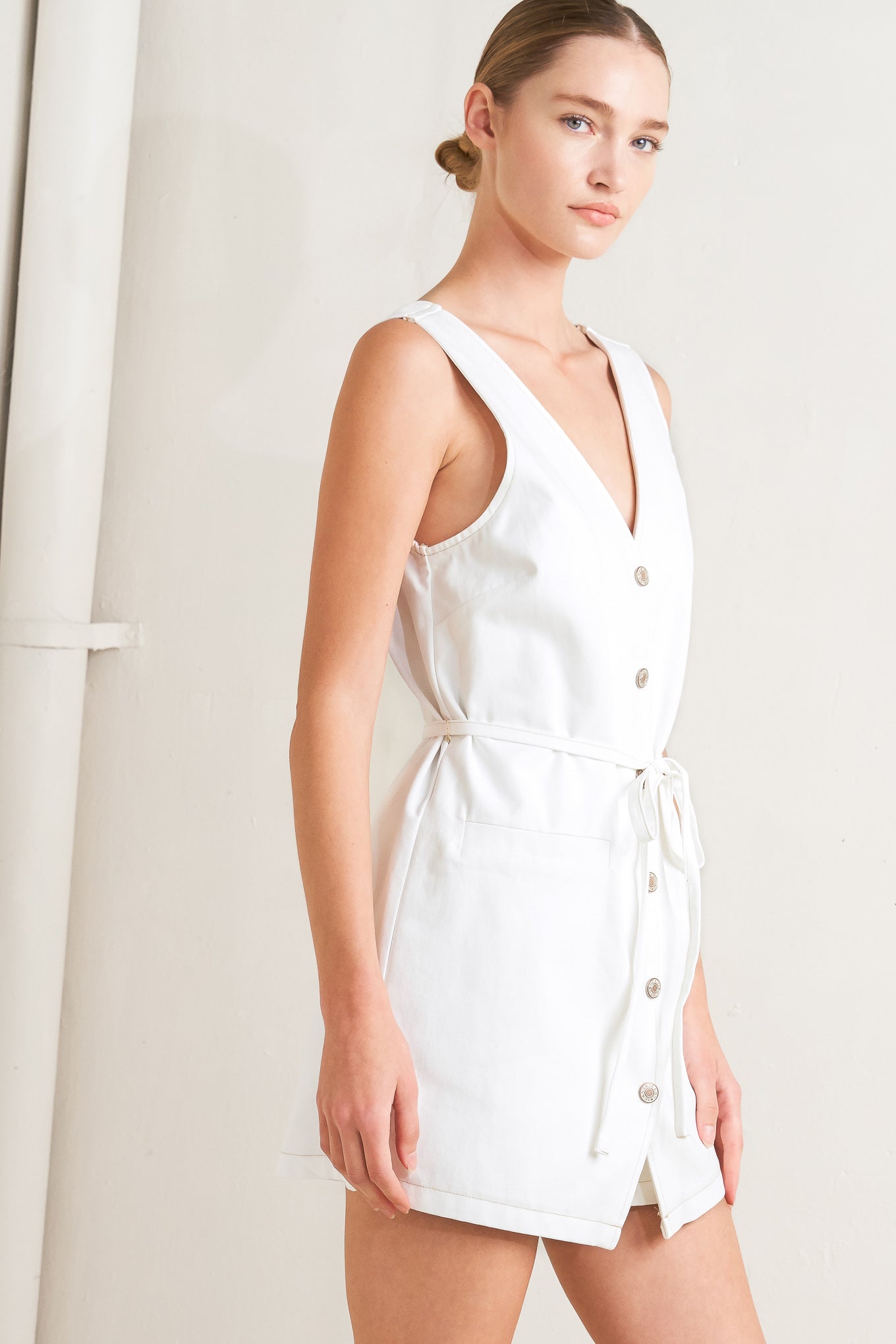 ONLINE EXCLUSIVE - Effortless attraction woven romper