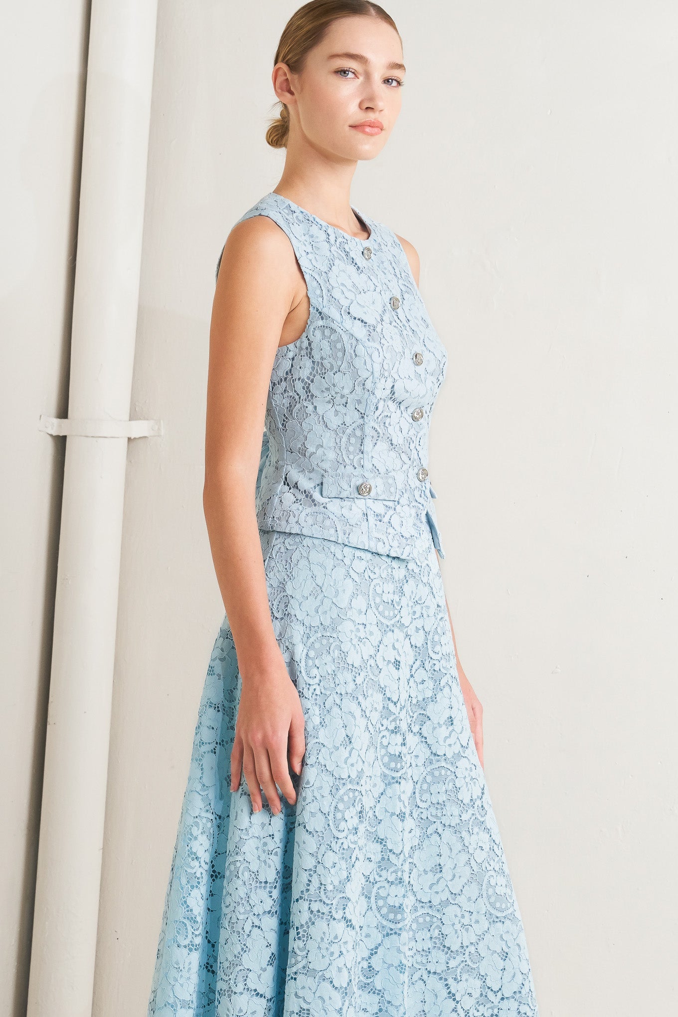 ONLINE EXCLUSIVE - Easy thread woven vest