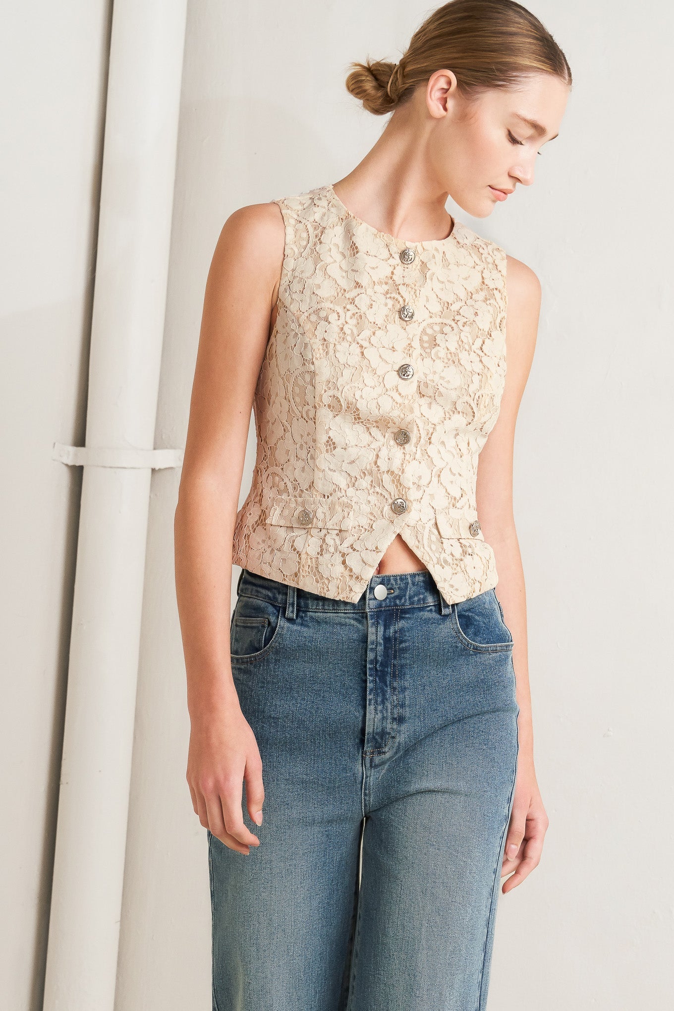 ONLINE EXCLUSIVE - Easy thread woven vest